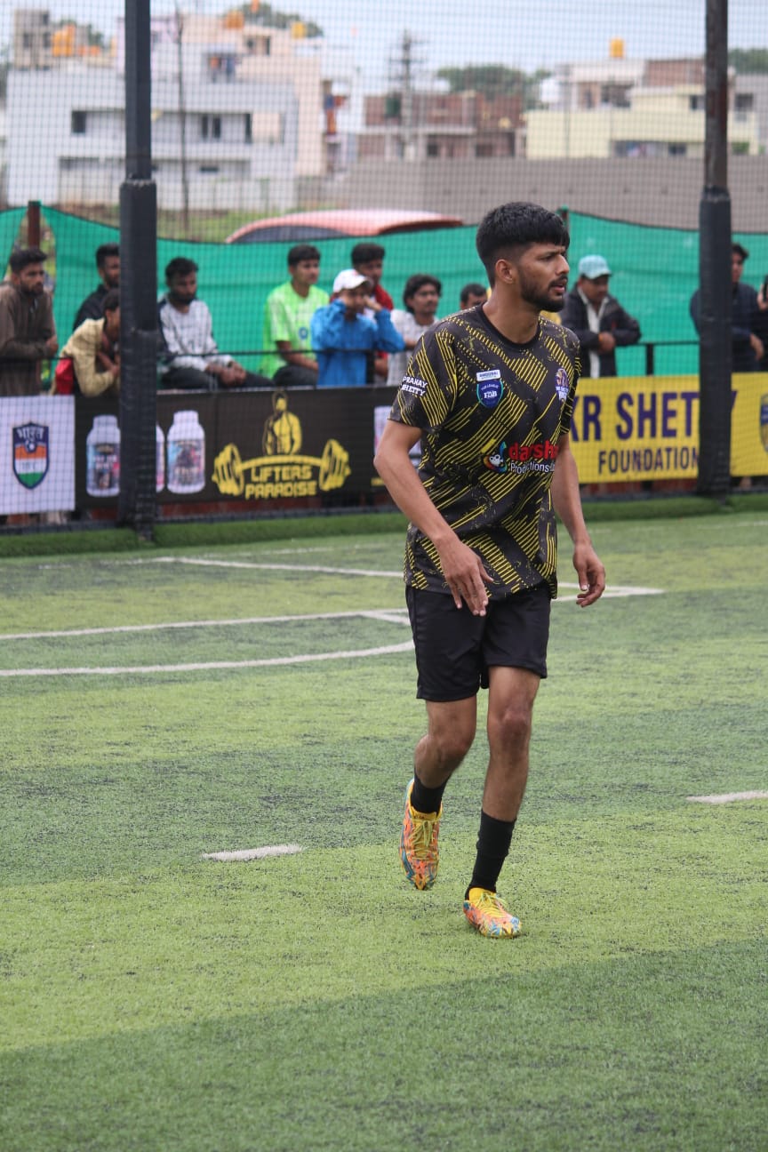 AZLAN CHANDGADKAR 